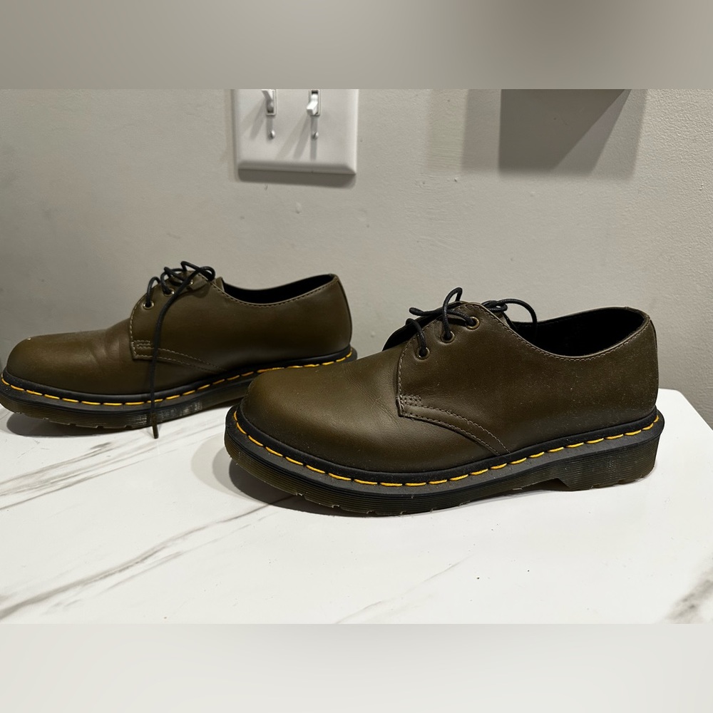 Doc martens, olive green, only worn once, size 8